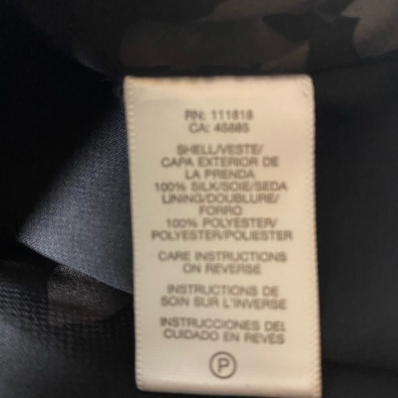 Michael Kors Women's SZ 6 - Black/Pink Silk Blouse Floral Sleeveless Keyhole - Picture 4 of 8